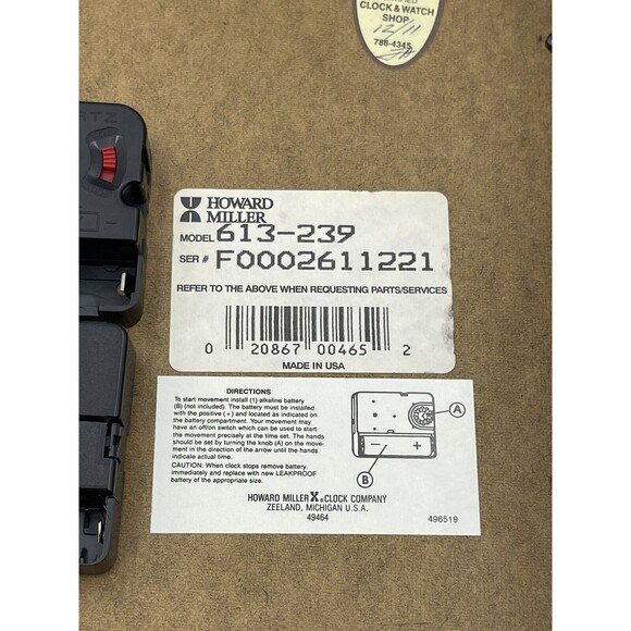 Vintage Howard Miller Fables Quartz 19 in Oak Wood Wall Clock - Picture 3 of 3